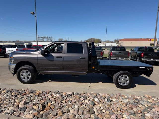 New 2026 RAM 3500 Tradesman AWD/4WD image 4