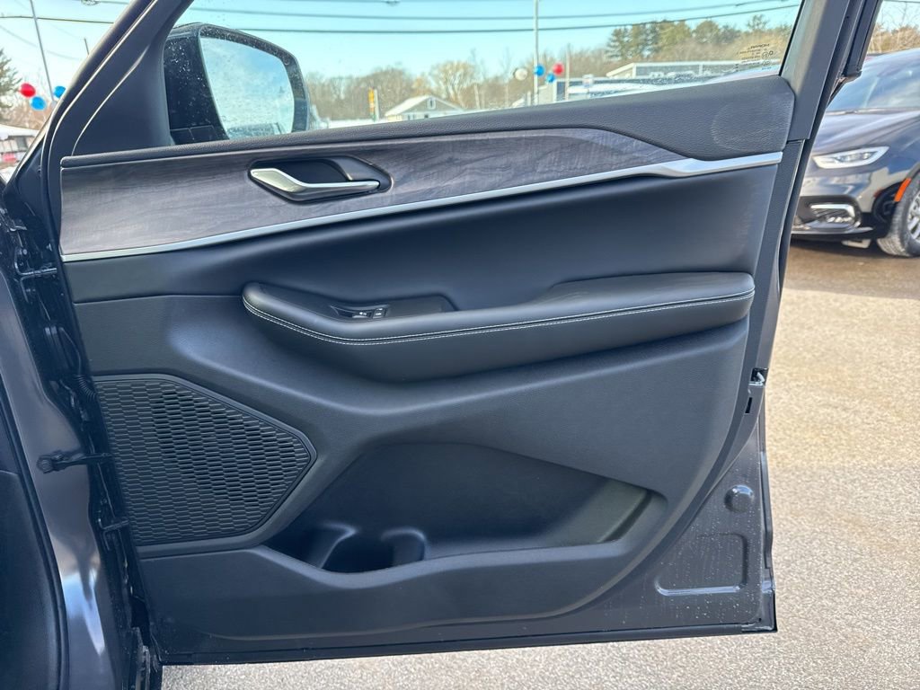 New 2026 Jeep Grand Cherokee Laredo image 30