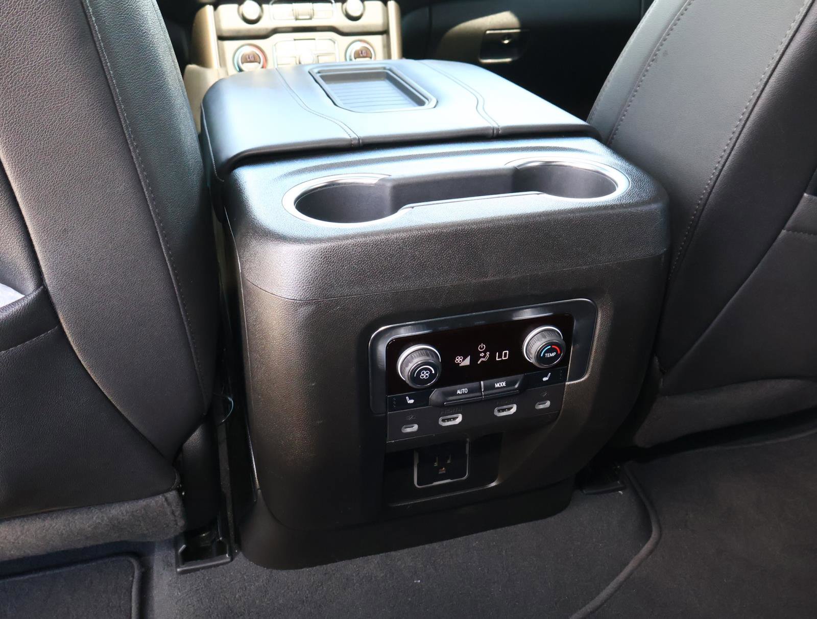 Used 2024 Chevrolet Suburban High Country image 16