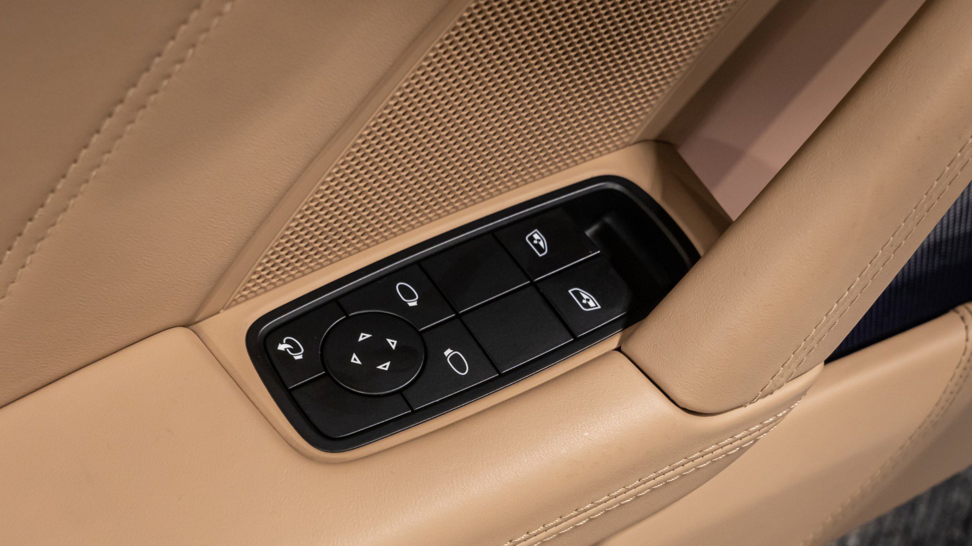 Used 2024 Porsche 911 Targa 4 GTS image 41