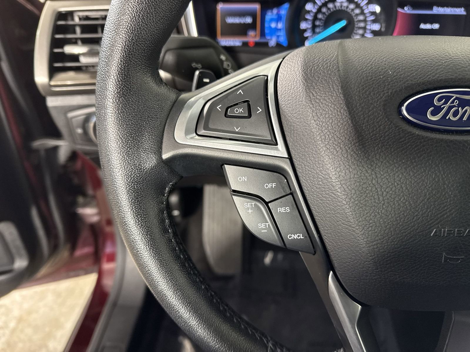 Used 2017 Ford Fusion SE w/ Fusion SE Technology Package image 13