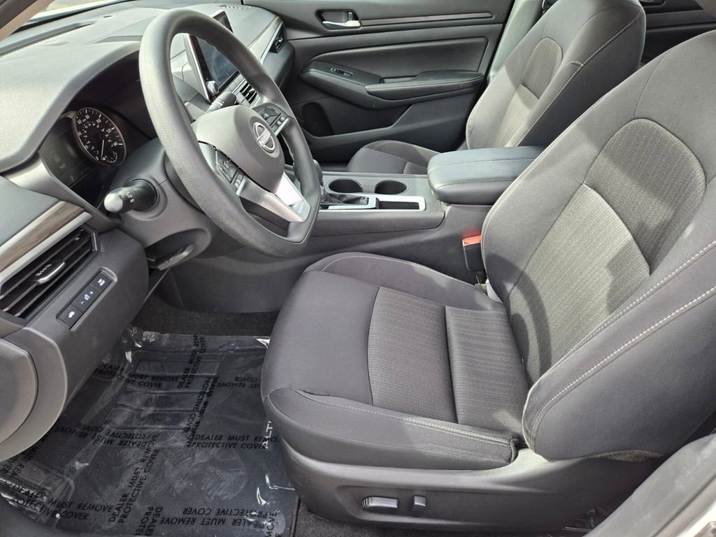 Certified 2025 Nissan Altima 2.5 SV FWD image 10