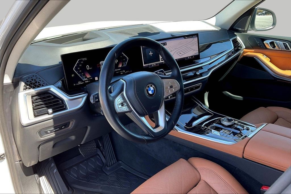 Used 2024 BMW X7 xDrive40i w/ Premium Package AWD/4WD image 17