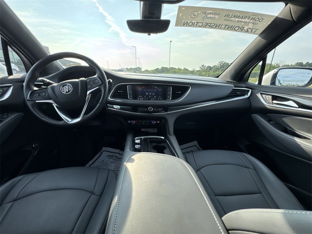 Used 2024 Buick Enclave Essence image 10