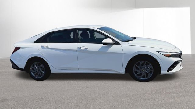 Used 2025 Hyundai Elantra Hybrid FWD image 85