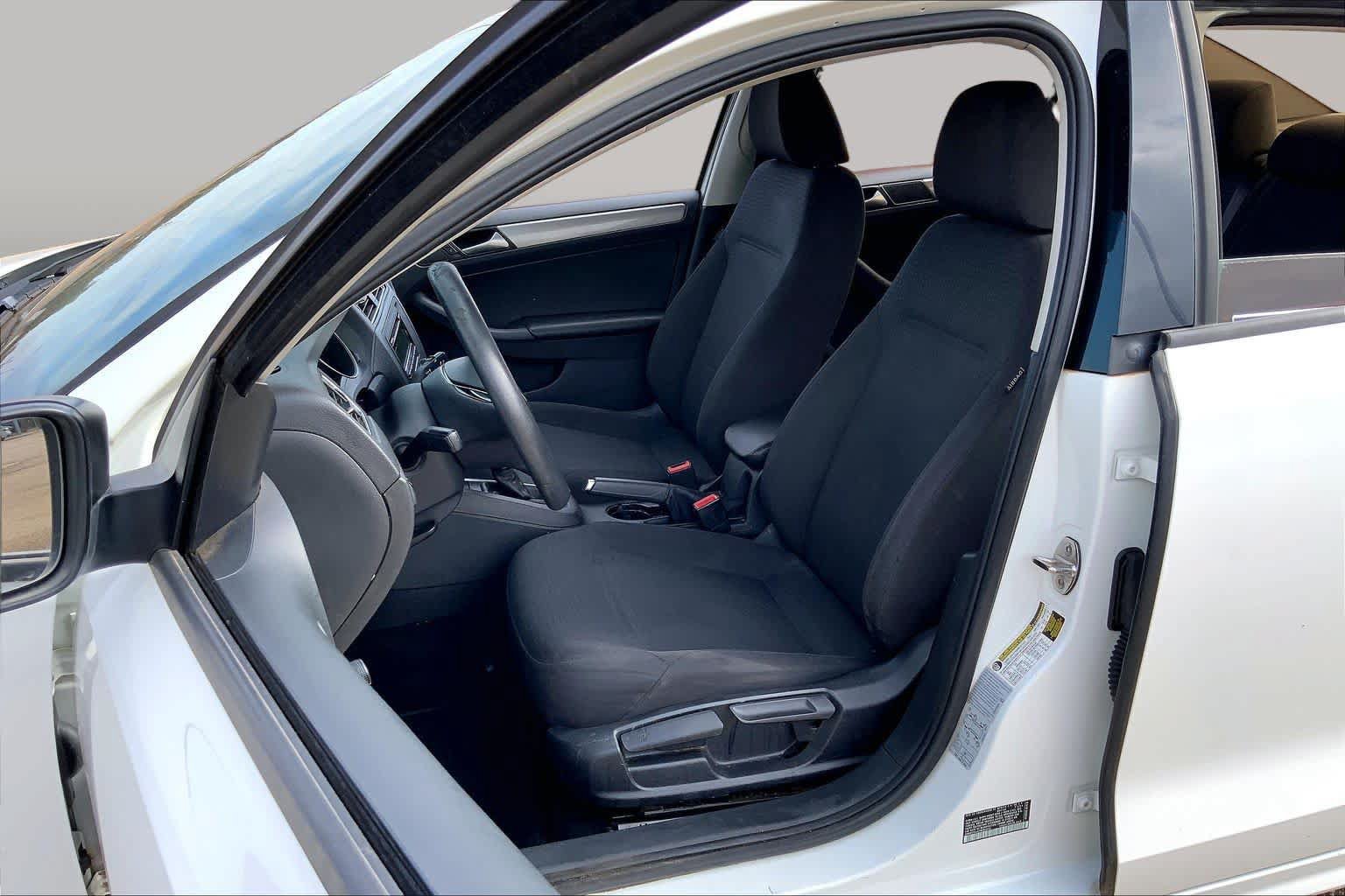 Used 2015 Volkswagen Jetta SE FWD image 7