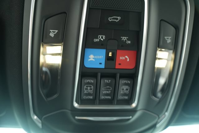 New 2026 Jeep Grand Cherokee L Limited w/ Luxury Tech Group II AWD/4WD image 37