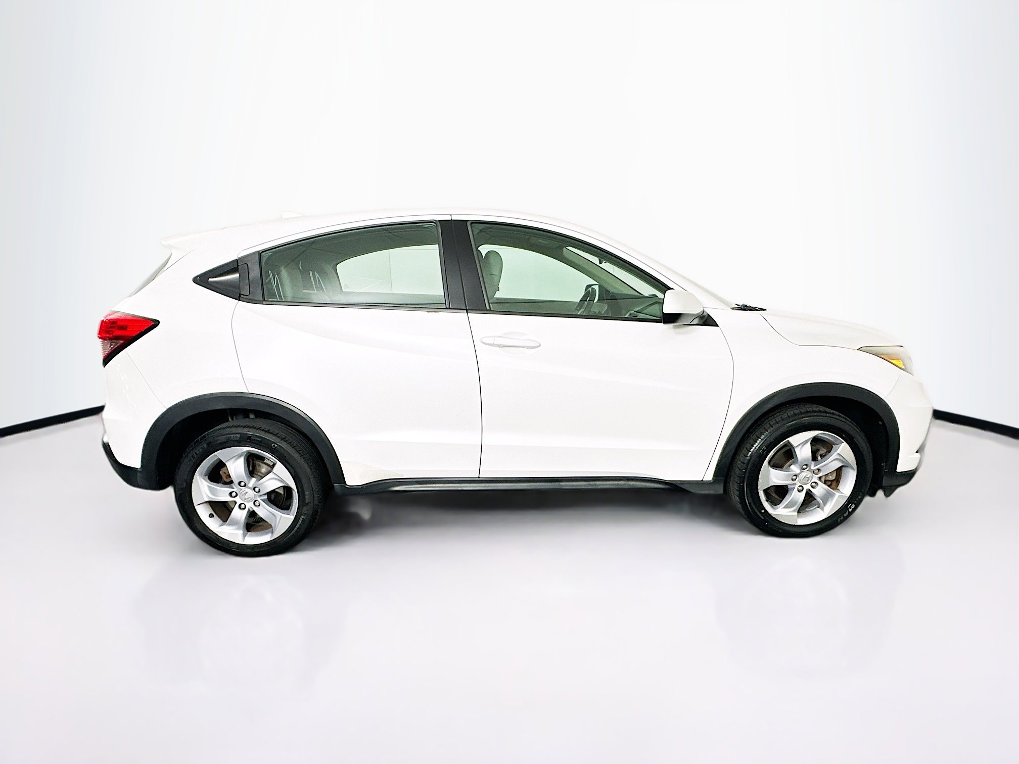 Used 2016 Honda HR-V LX image 10