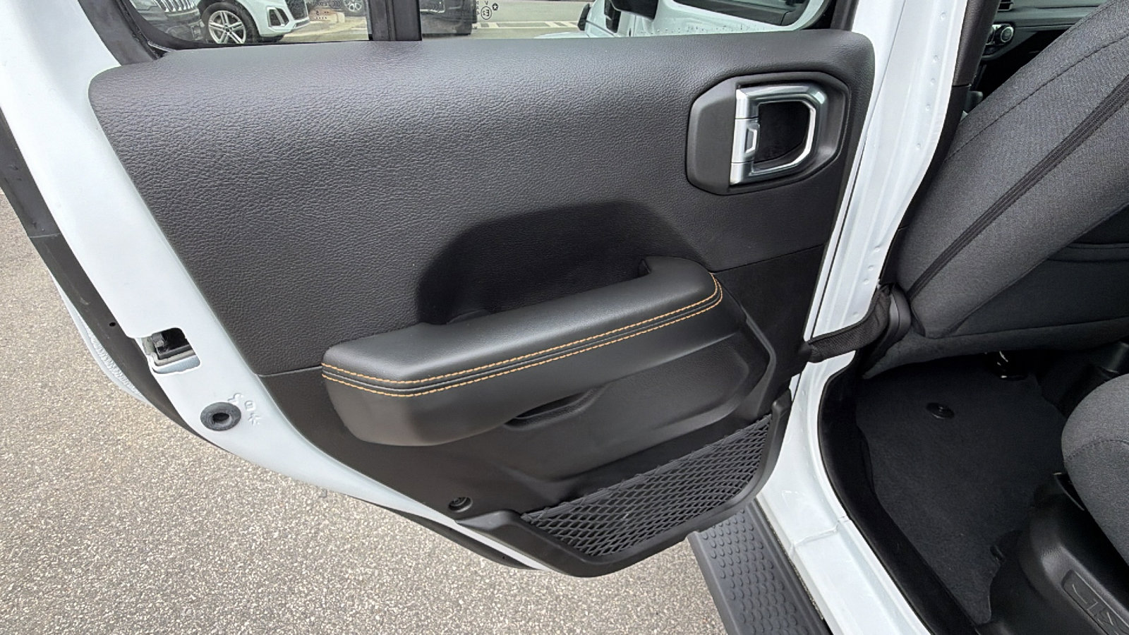 Used 2025 Jeep Wrangler Sahara image 22