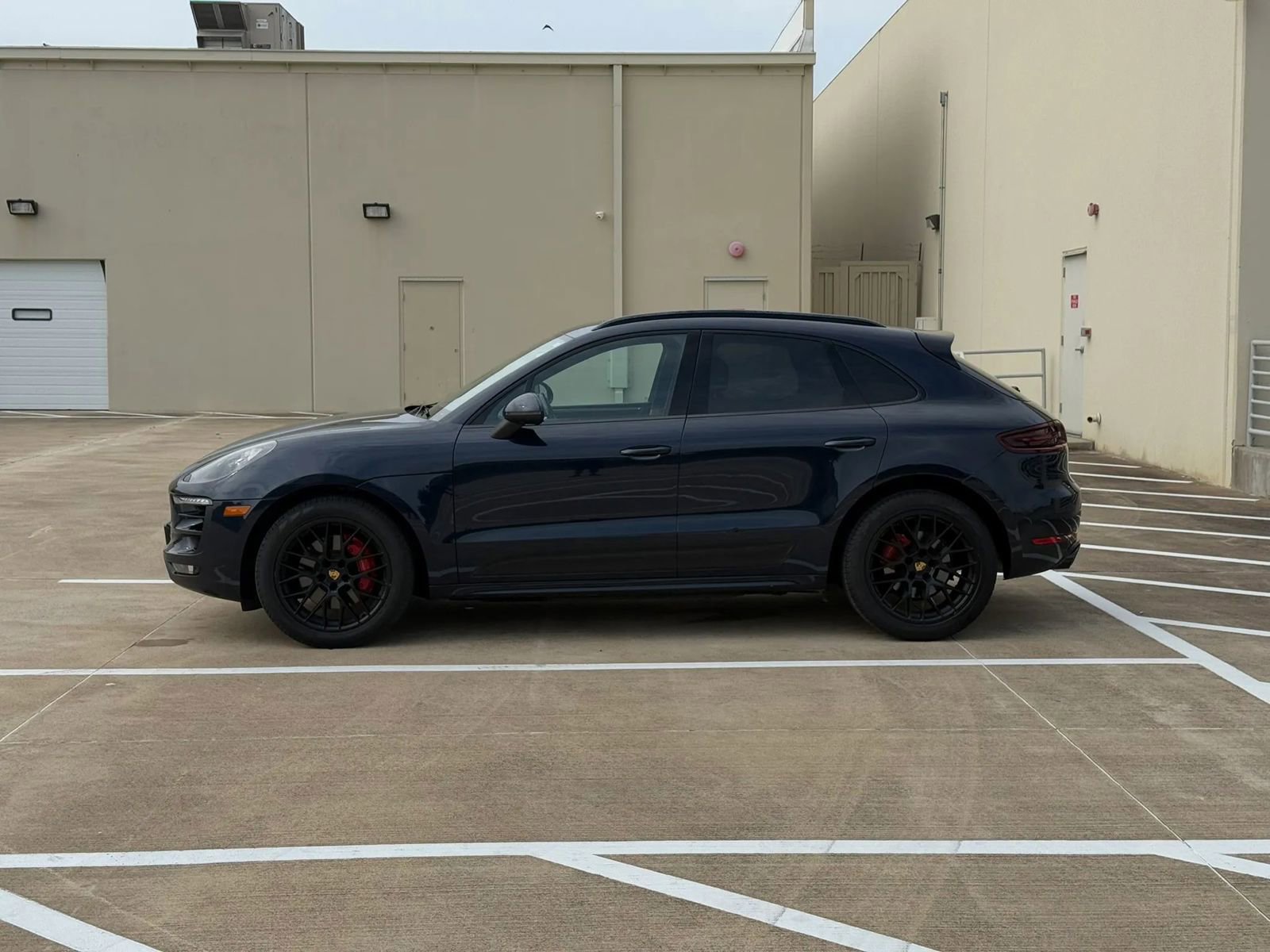 Used 2017 Porsche Macan GTS AWD/4WD image 4