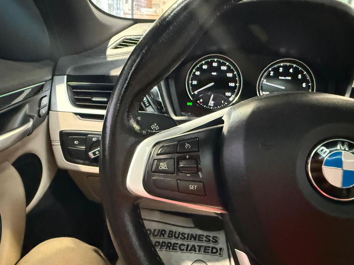 Used 2020 BMW X1 xDrive28i AWD/4WD image 9