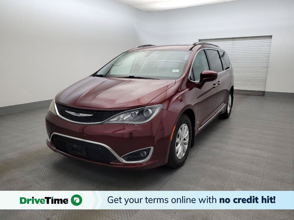 Used 2017 Chrysler Pacifica Touring-L w/ 13 Speaker Alpine Sound Group FWD image 1