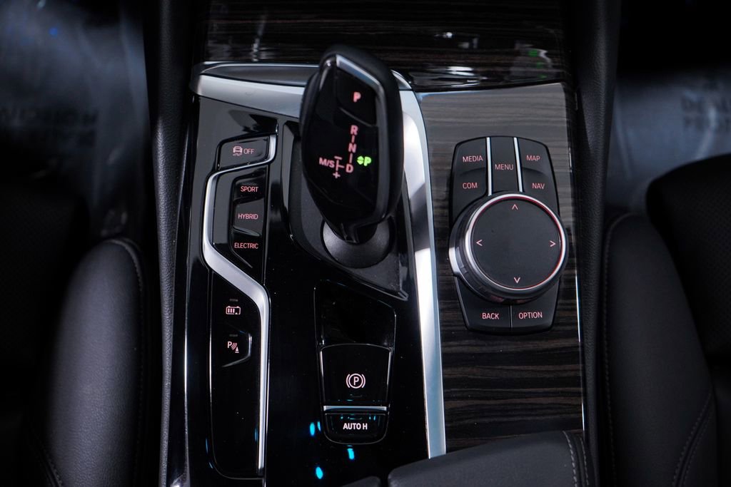 Used 2023 BMW 530e 530e iPerformance w/ Premium Package image 14