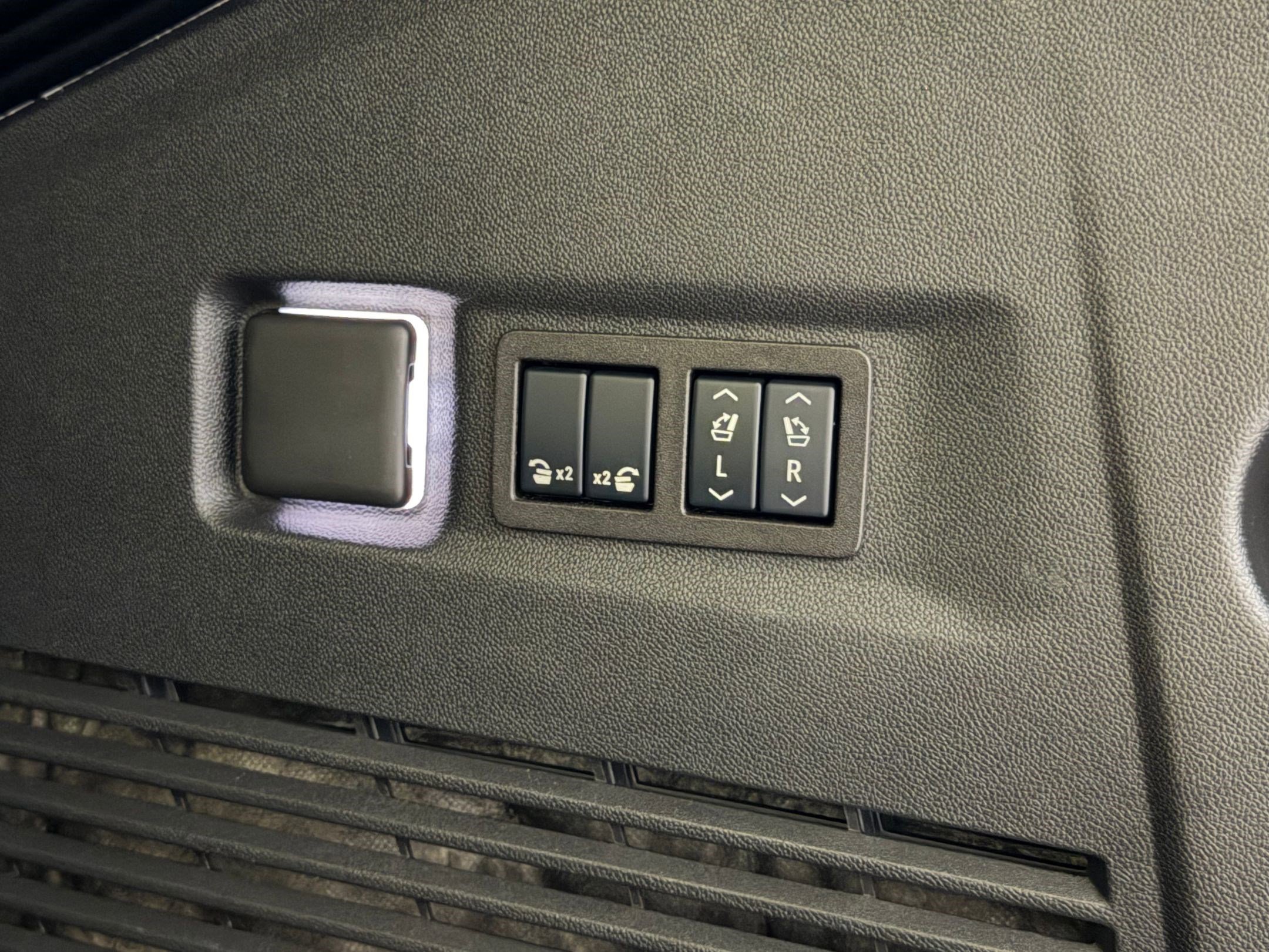 Used 2025 Chevrolet Suburban RST w/ Comfort Package image 43