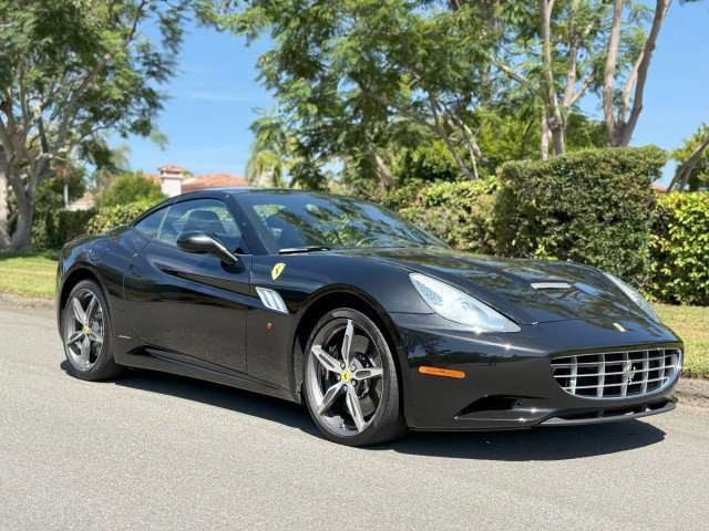 Used 2014 Ferrari California image 12