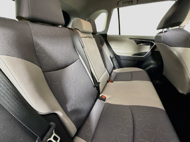 Used 2019 Toyota RAV4 XLE w/ Convenience Package FWD image 26