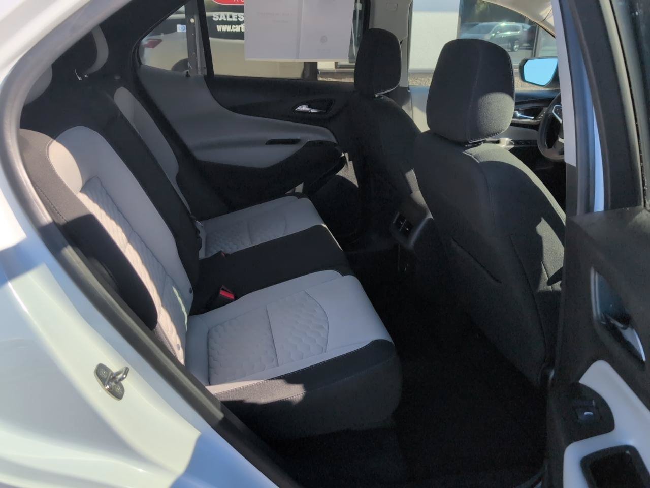 Used 2019 Chevrolet Equinox LS w/ LS Convenience Package FWD image 12