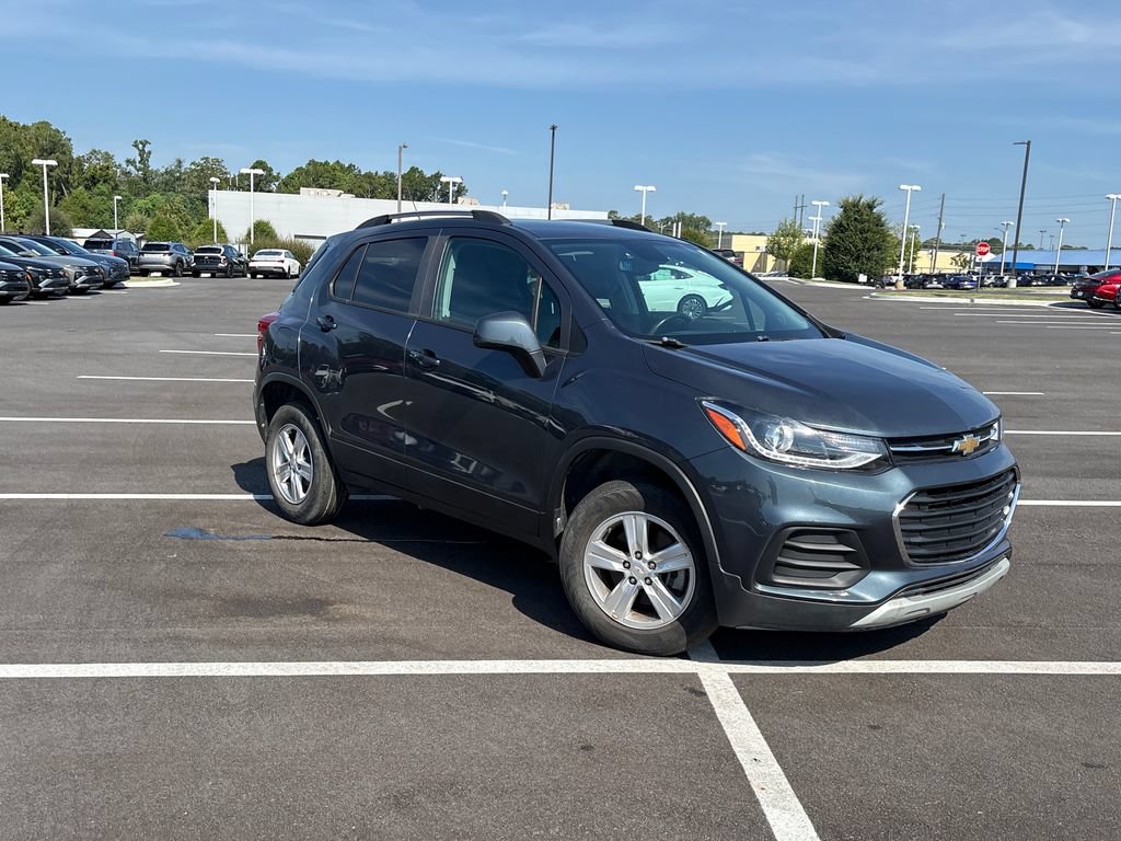Used 2022 Chevrolet Trax LT w/ LT Convenience Package AWD/4WD image 31