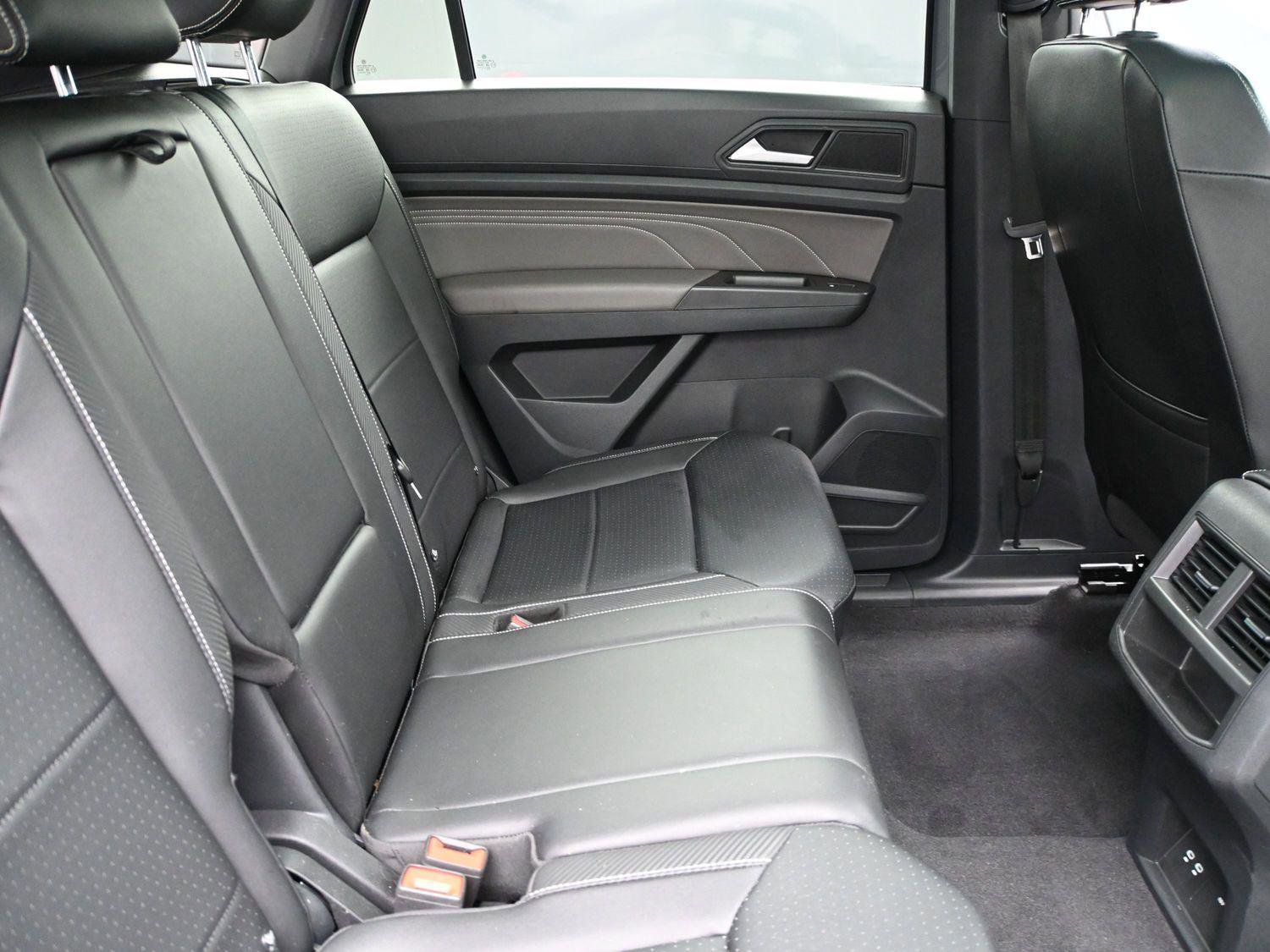 Certified 2022 Volkswagen Atlas Cross Sport SE image 22