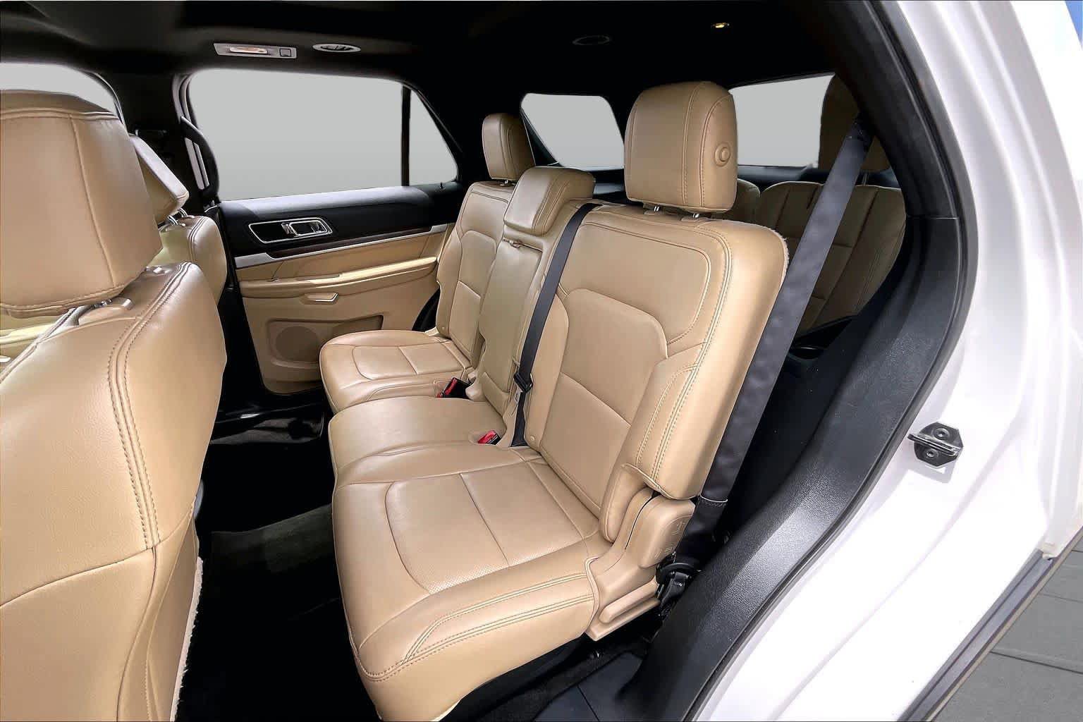 Used 2017 Ford Explorer Limited w/ Equipment Group 301A FWD image 20