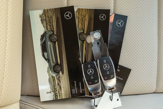 Used 2022 Mercedes-Benz GLE 350 4MATIC image 17