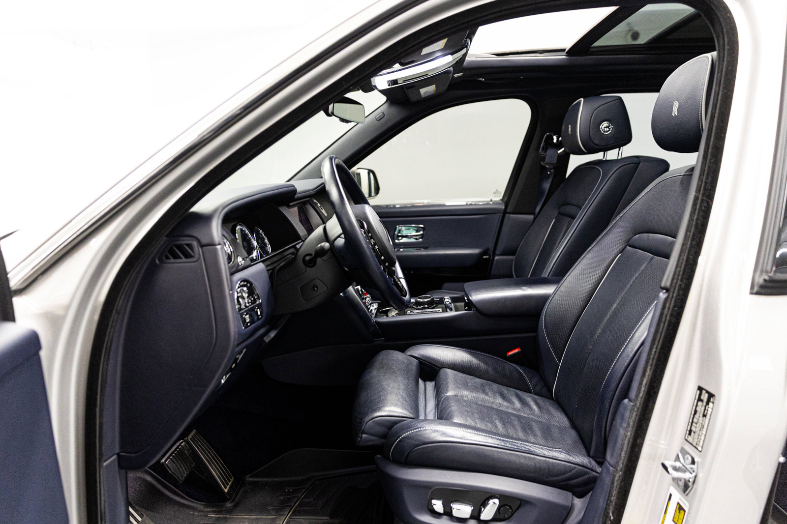 Used 2020 Rolls-Royce Cullinan image 20