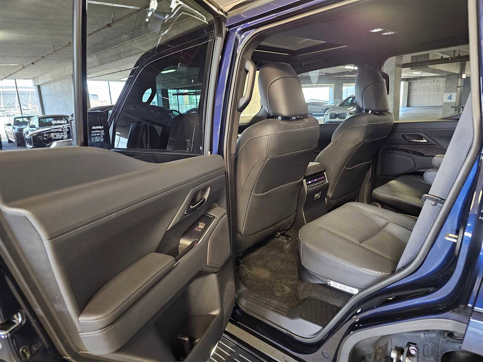 Used 2024 Lexus GX 550 w/ Accessory Package (Z1) image 34