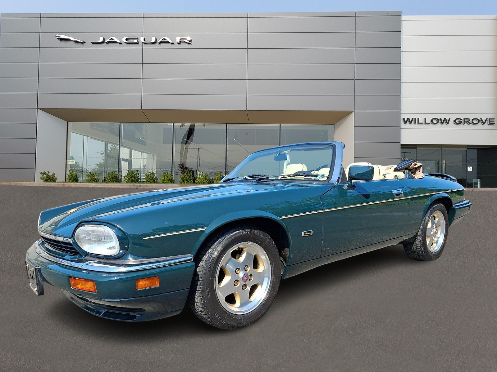 Used 1994 Jaguar XJS V12 Convertible RWD image 1