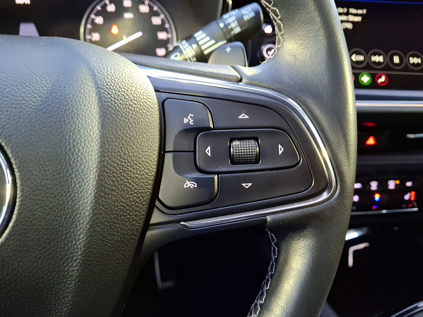 Certified 2023 Buick Envision Essence w/ Sport Touring Package image 21