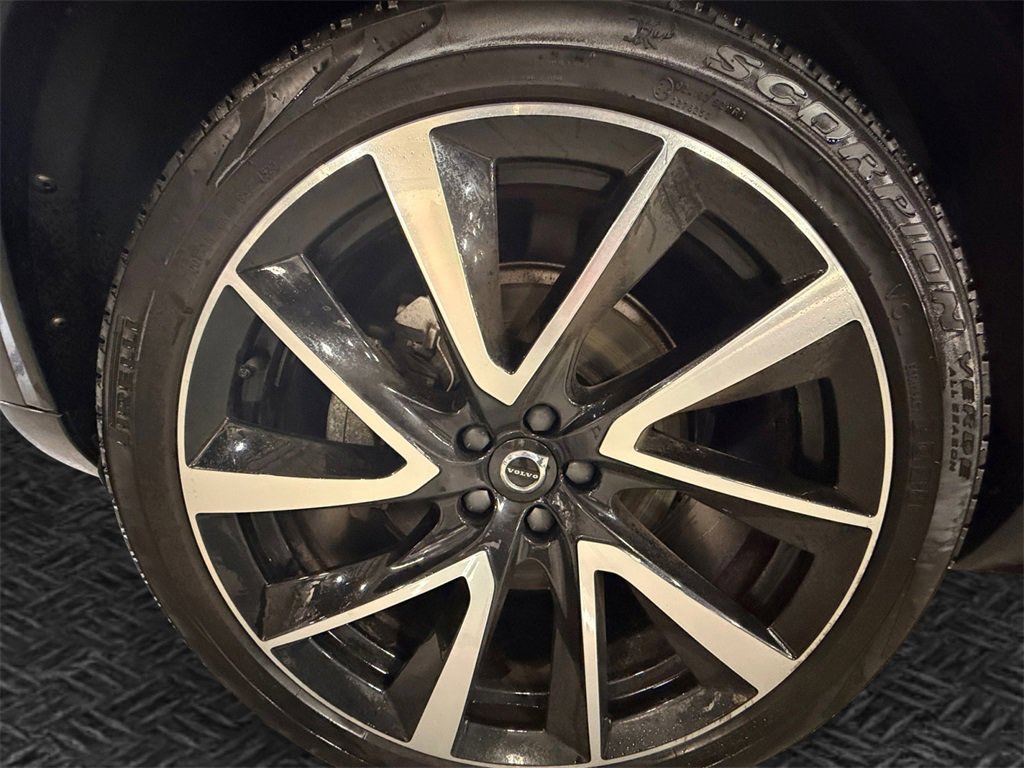 Used 2024 Volvo XC90 B6 Ultimate image 11