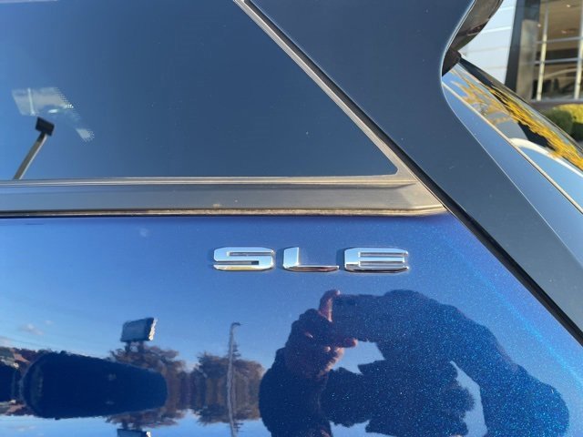 Used 2023 GMC Terrain SLE image 9