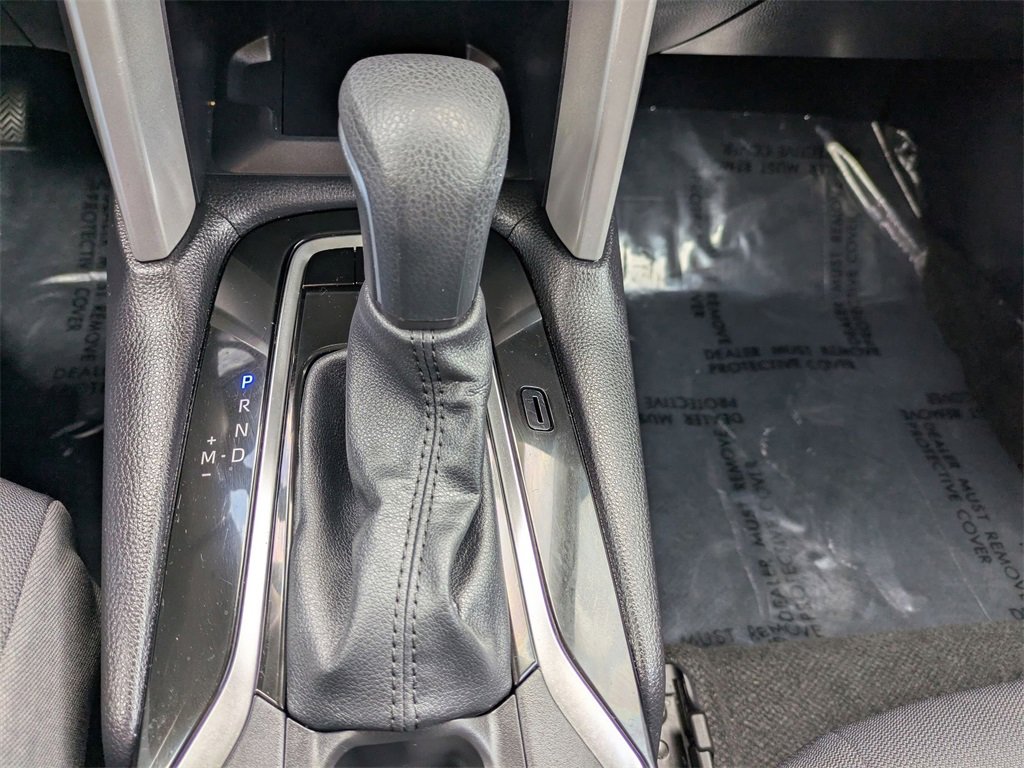 Used 2025 Toyota Corolla Cross LE image 24