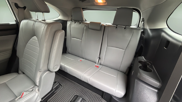 Used 2026 Toyota Highlander XLE AWD/4WD image 34