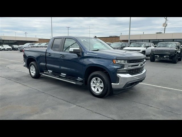 Used 2020 Chevrolet Silverado 1500 LT w/ All-Star Edition AWD/4WD image 2
