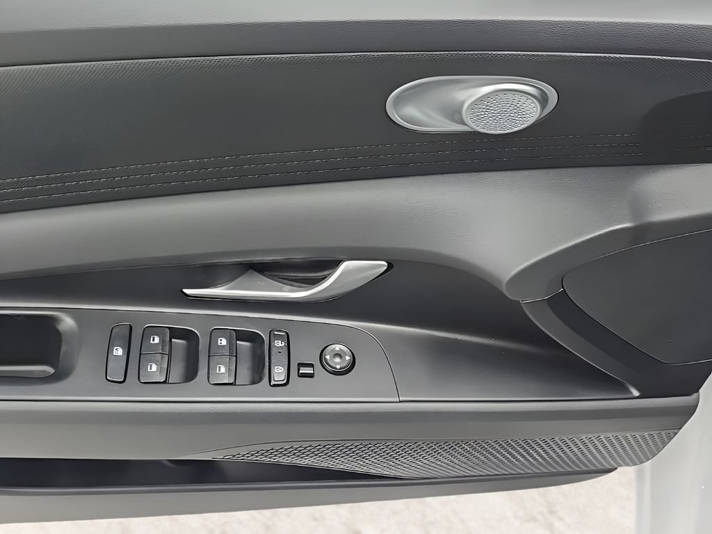 New 2026 Hyundai Elantra SE FWD image 11