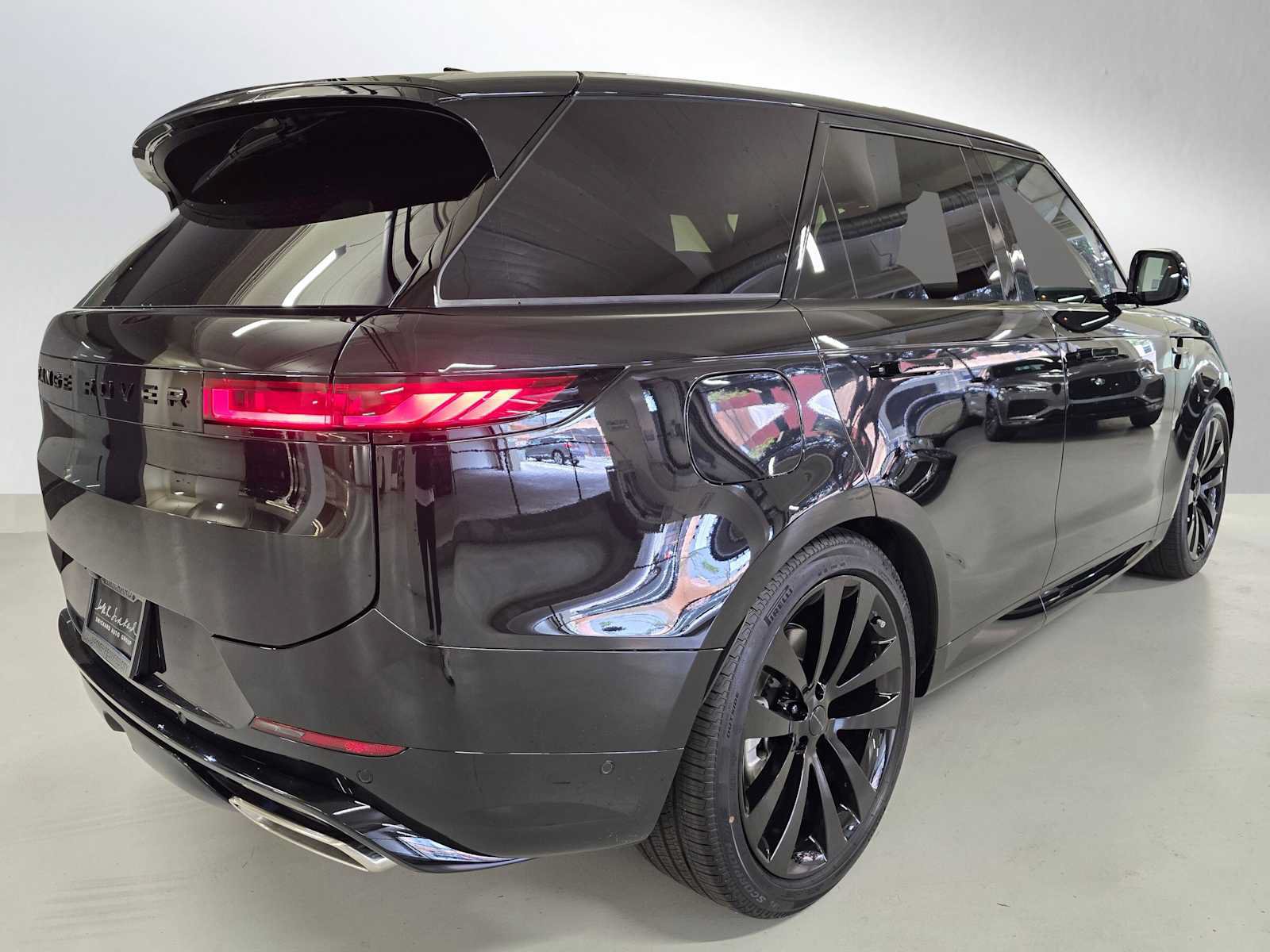 New 2026 Land Rover Range Rover Sport Dynamic SE AWD/4WD image 5