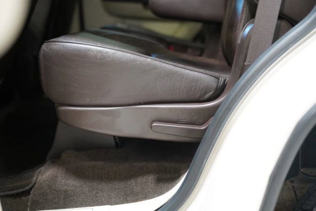 Used 2013 Cadillac Escalade Platinum AWD/4WD image 20