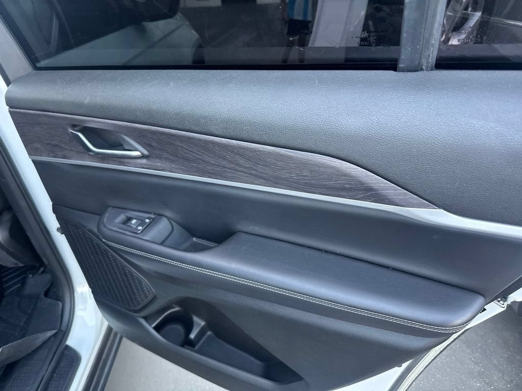 Used 2023 Jeep Grand Cherokee L Limited RWD image 28