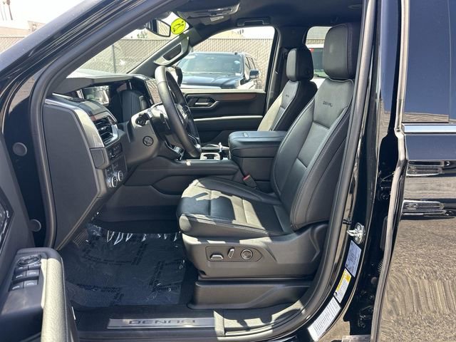 Used 2025 GMC Yukon XL Denali AWD/4WD image 18