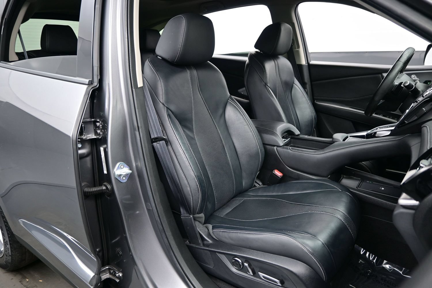 Used 2023 Acura RDX w/ Technology Package FWD image 17