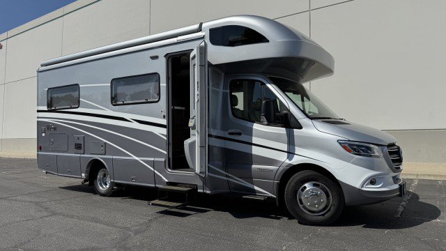 Used 2021 Mercedes-Benz Sprinter 3500 image 49