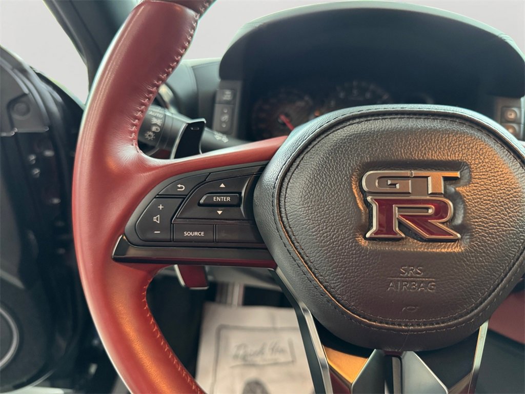 Used 2024 Nissan GT-R Premium w/ Premium Interior Package image 21