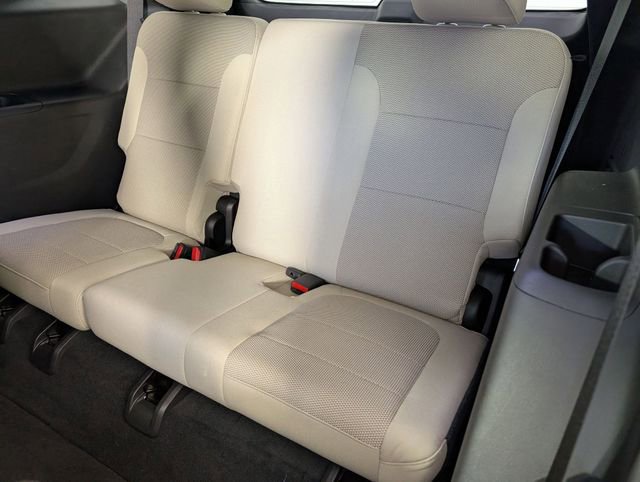 Used 2022 Chevrolet Traverse LT image 27