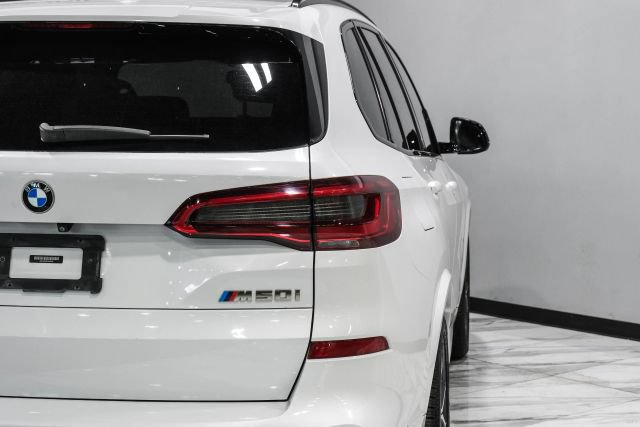 Used 2020 BMW X5 M50i AWD/4WD image 45