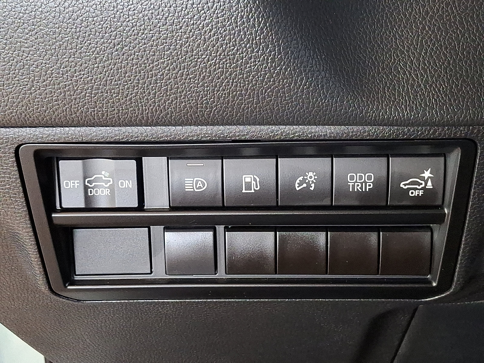 Used 2024 Toyota Tundra Limited AWD/4WD image 23