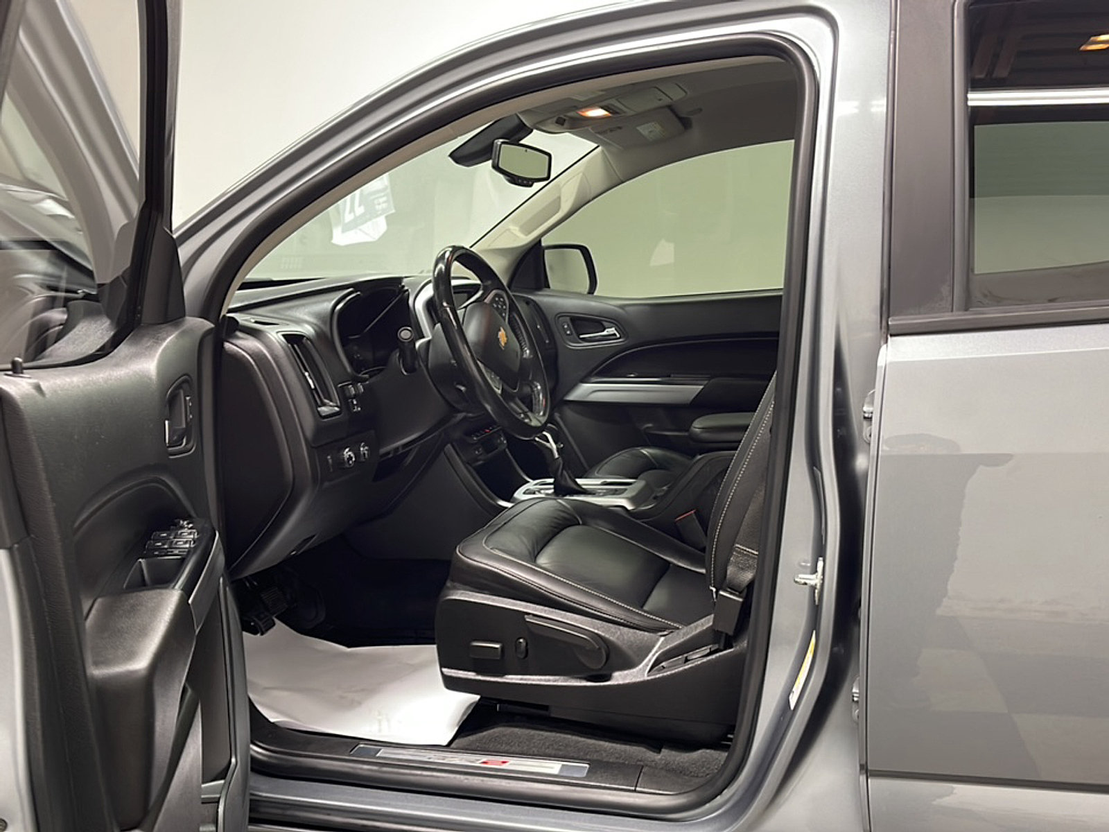 Used 2022 Chevrolet Colorado ZR2 AWD/4WD image 2