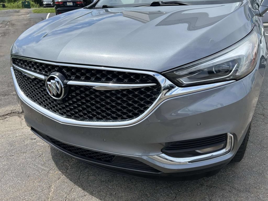 Used 2019 Buick Enclave Avenir w/ Avenir Technology Package FWD image 9