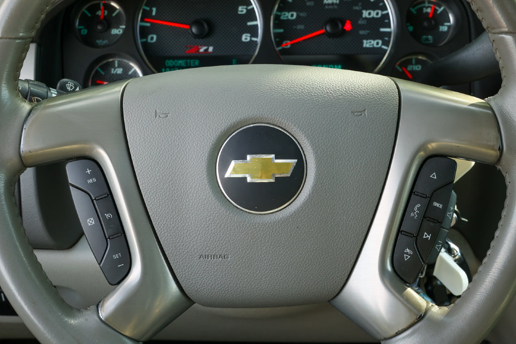 Used 2011 Chevrolet Suburban LT AWD/4WD image 9