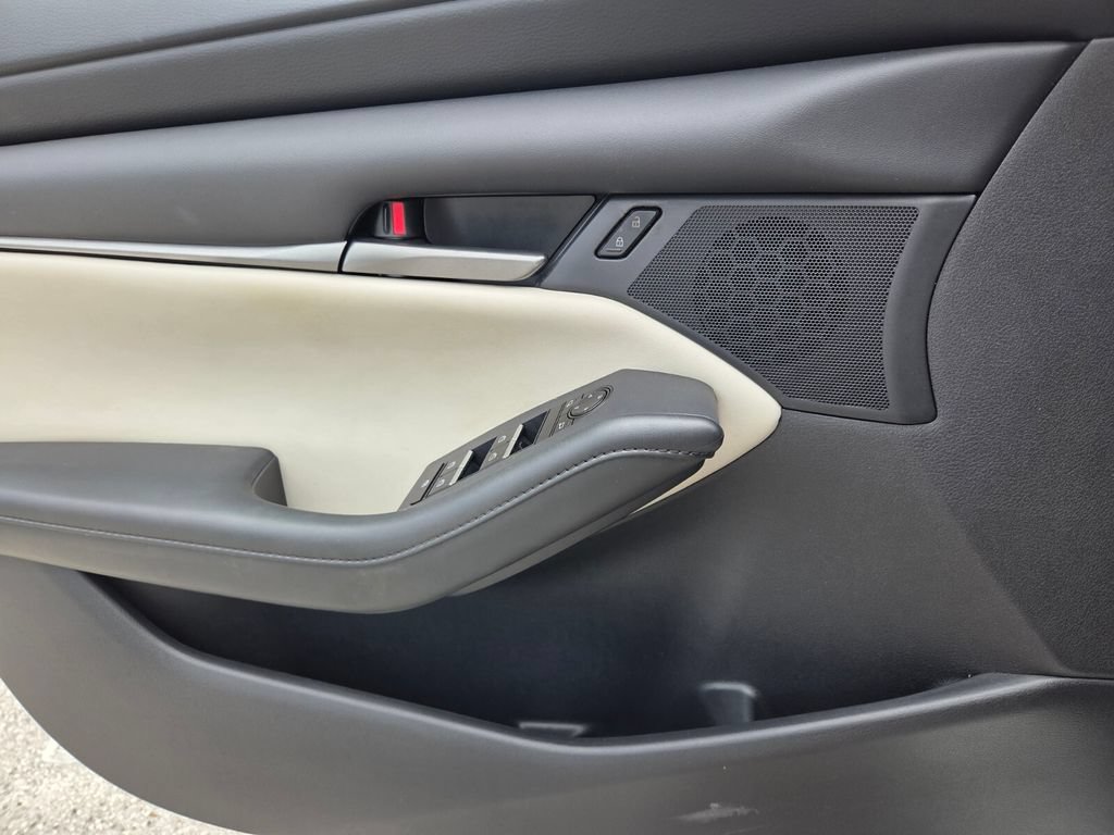 Used 2020 MAZDA MAZDA3 Sedan w/ Select Package FWD image 18