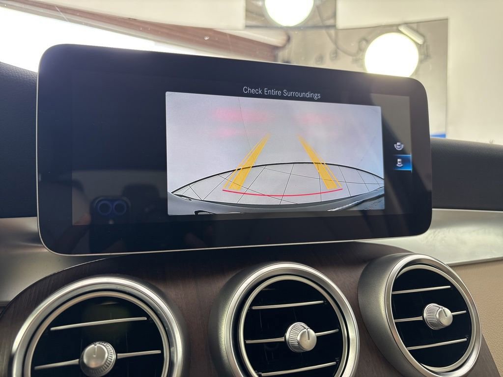 Used 2020 Mercedes-Benz GLC 300 4MATIC w/ Premium Package image 33